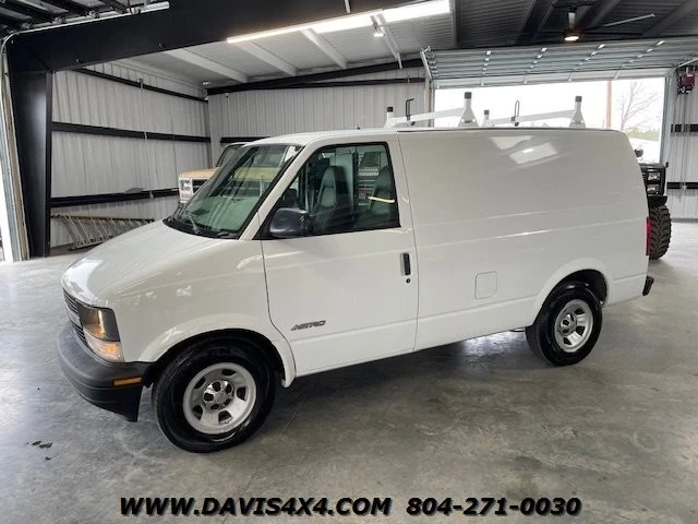 2000 Chevrolet Astro - Image 23 of 28