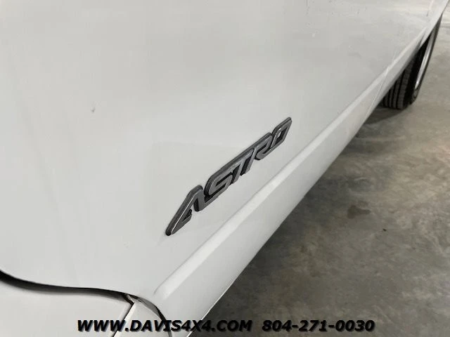 2000 Chevrolet Astro - Image 22 of 28