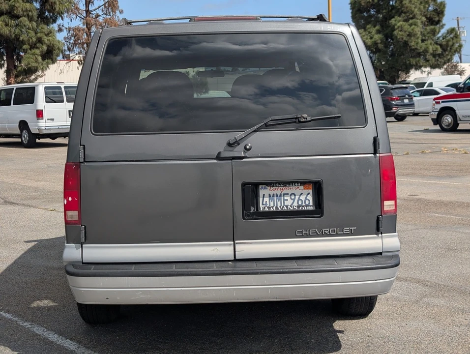 2000 Chevrolet Astro - Image 6 of 12