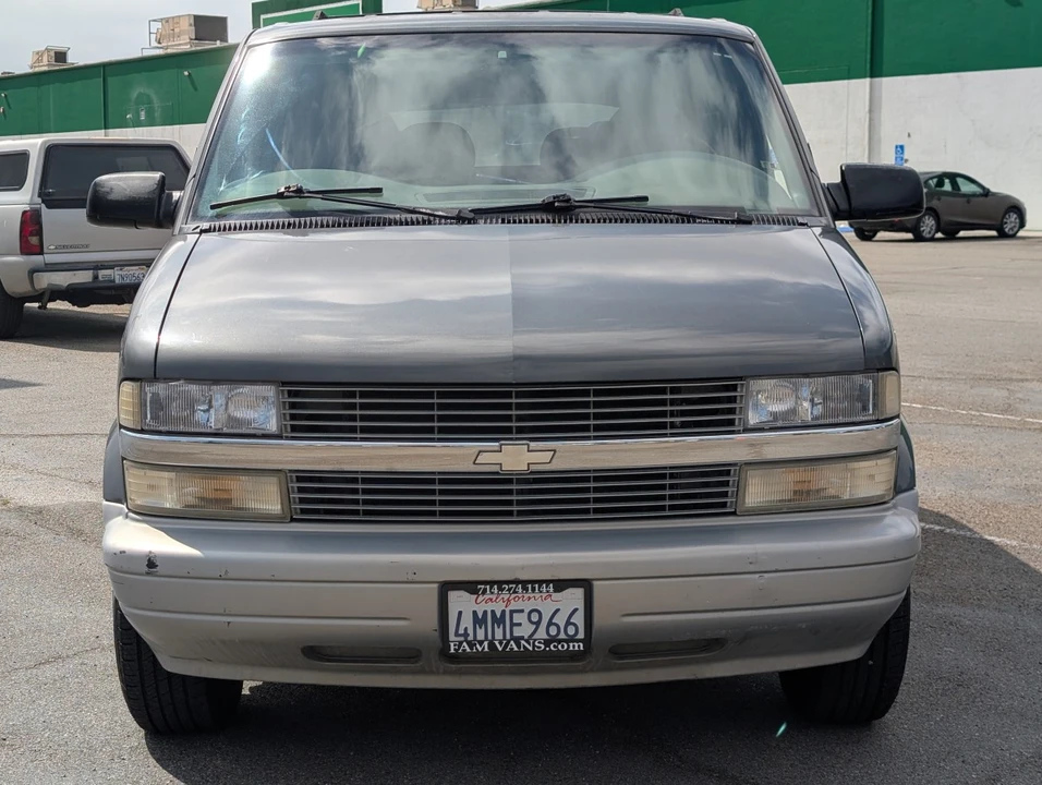 2000 Chevrolet Astro - Image 3 of 12