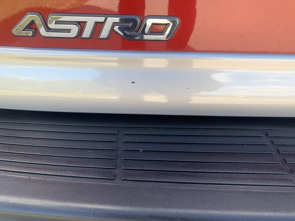 2000 Chevrolet Astro - Image 22 of 31