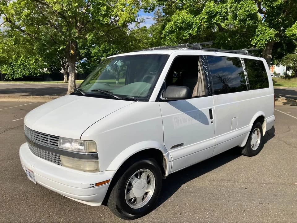 2000 Chevrolet Astro - Image 20 of 20