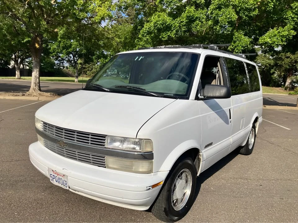 2000 Chevrolet Astro - Image 4 of 20