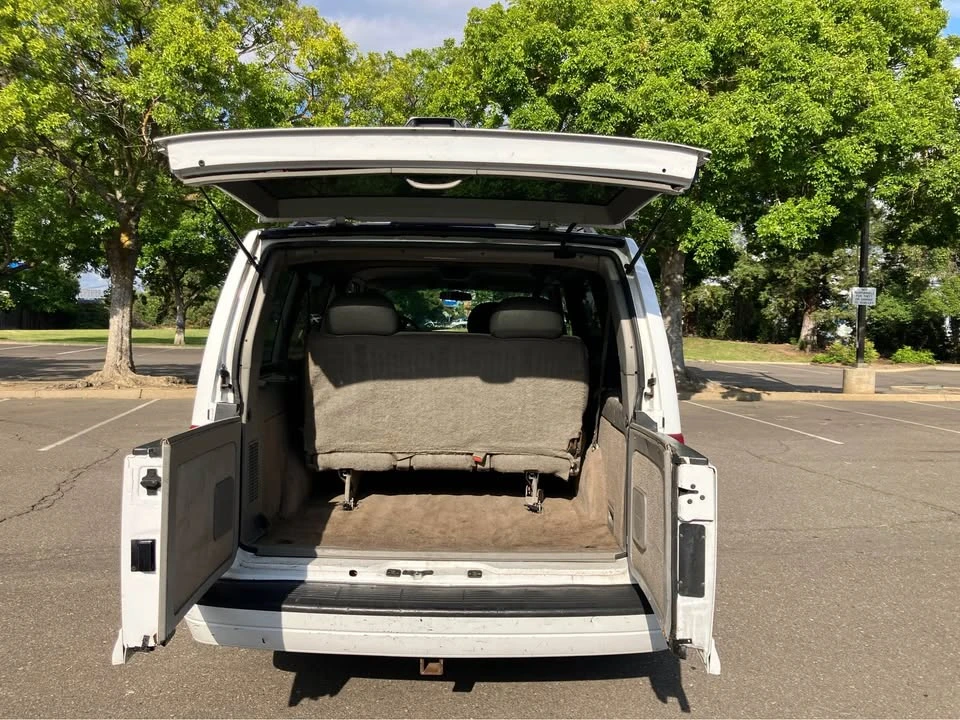 2000 Chevrolet Astro - Image 8 of 20