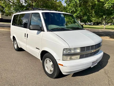 2000 Chevrolet Astro LS Minivan 3D