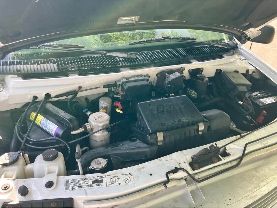 2000 Chevrolet Astro - Image 17 of 20