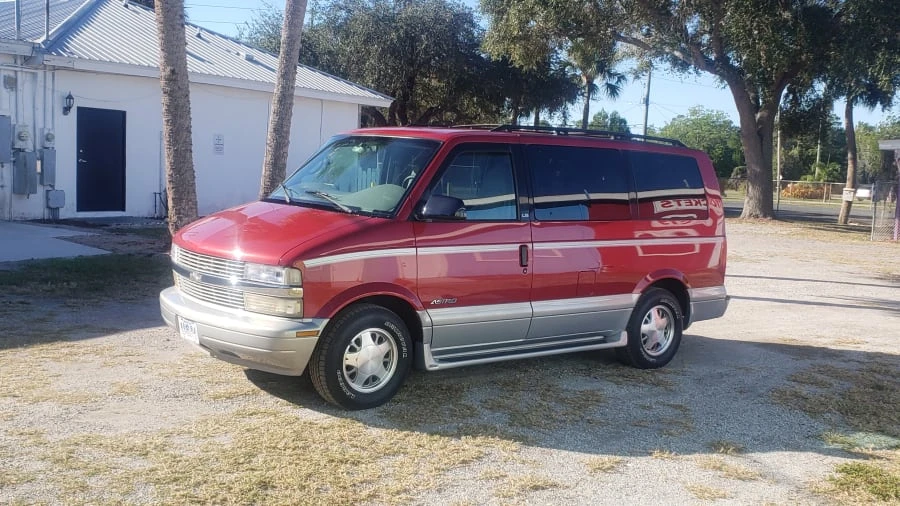 2000 Chevrolet Astro - Image 8 of 24
