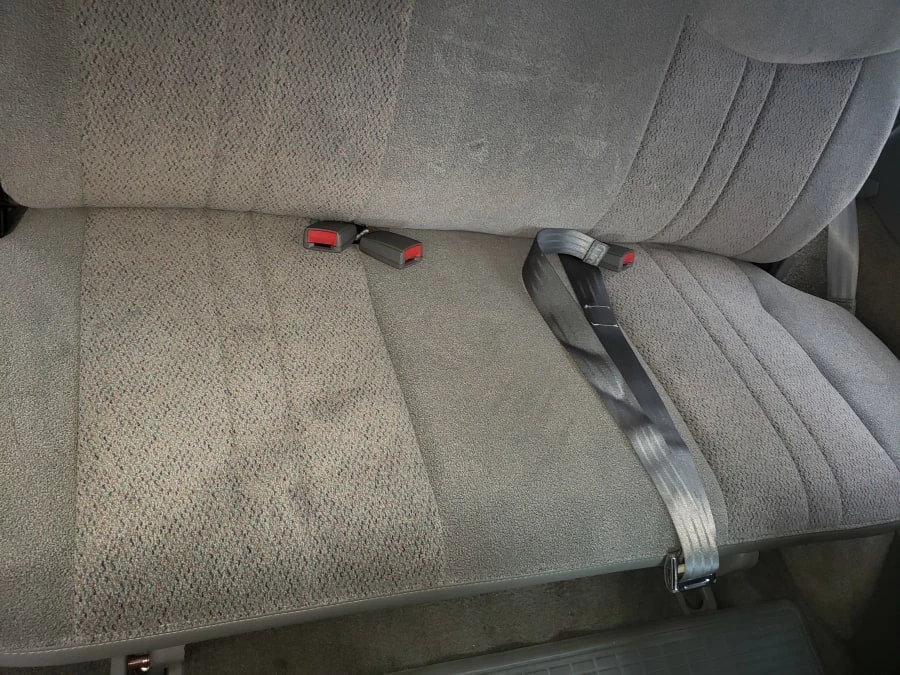 2000 Chevrolet Astro - Image 20 of 24