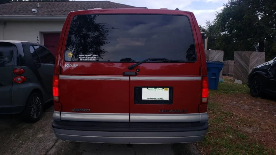 2000 Chevrolet Astro - Image 10 of 24