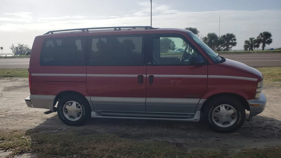 2000 Chevrolet Astro - Image 7 of 24