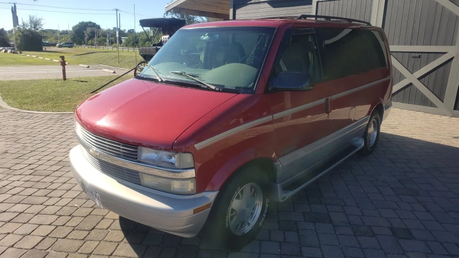 2000 Chevrolet Astro - Image 12 of 24
