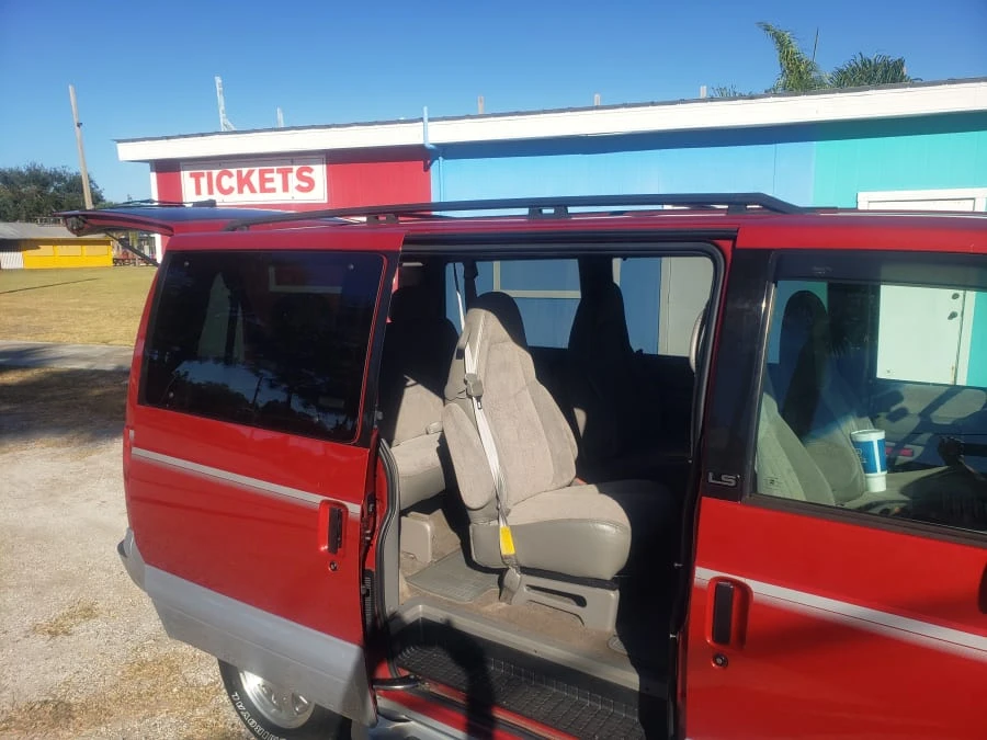 2000 Chevrolet Astro - Image 15 of 24