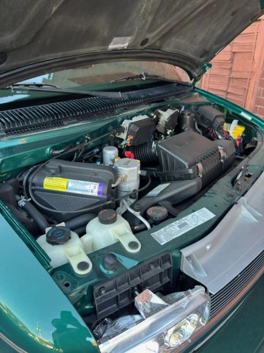 2000 Chevrolet Astro - Image 14 of 15