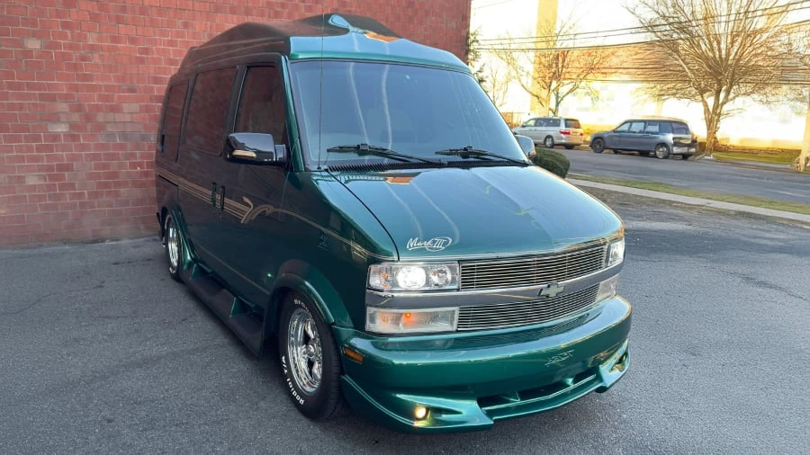 2000 Chevrolet Astro - Image 2 of 15