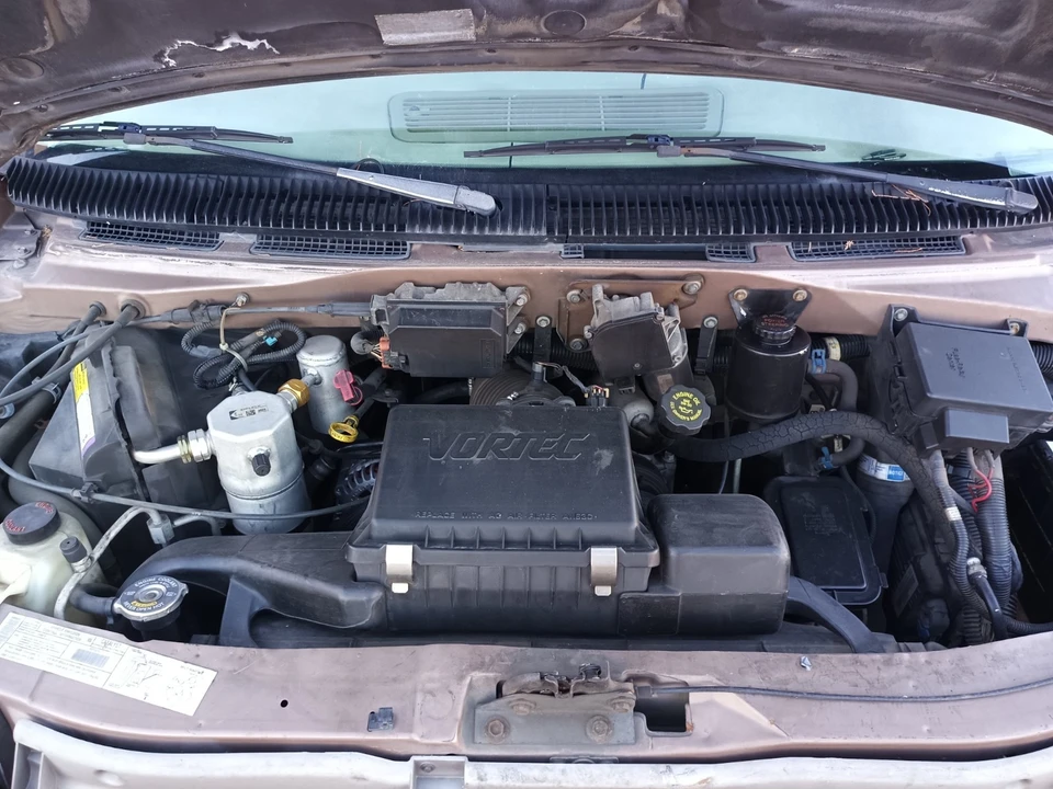 2000 Chevrolet Astro - Image 17 of 17