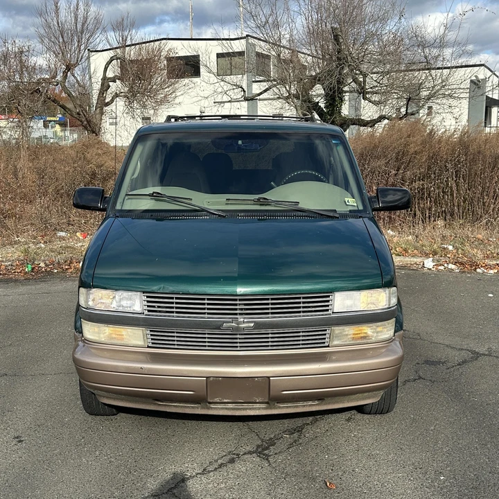 2000 Chevrolet Astro - Image 11 of 12