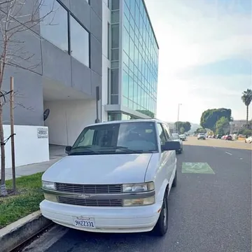 2000 Chevrolet Astro LS Minivan