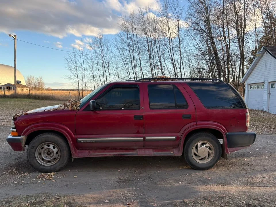 2000 Chevrolet Blazer - Image 2 of 6