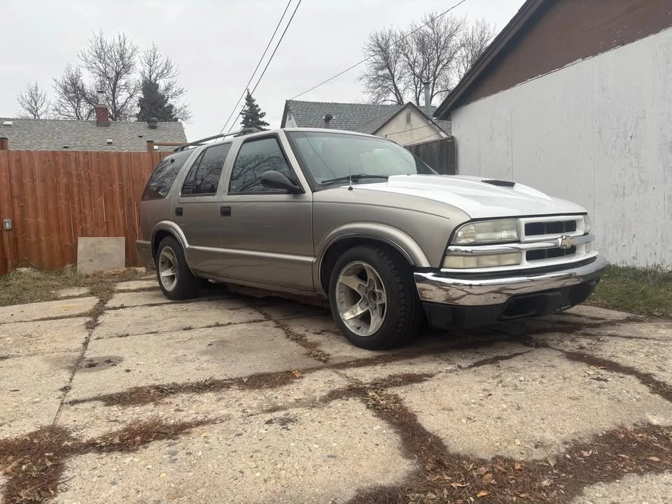 2000 Chevrolet S-10 Blazer 2nd Gen - Image 2 of 5
