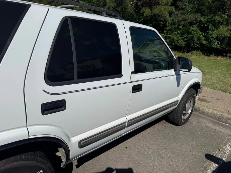 2000 Chevrolet Blazer - Image 2 of 6