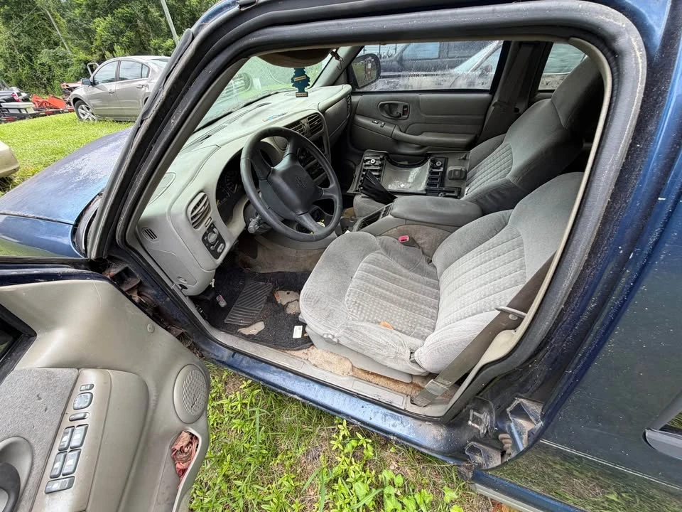 2000 Chevrolet Blazer - Image 4 of 6