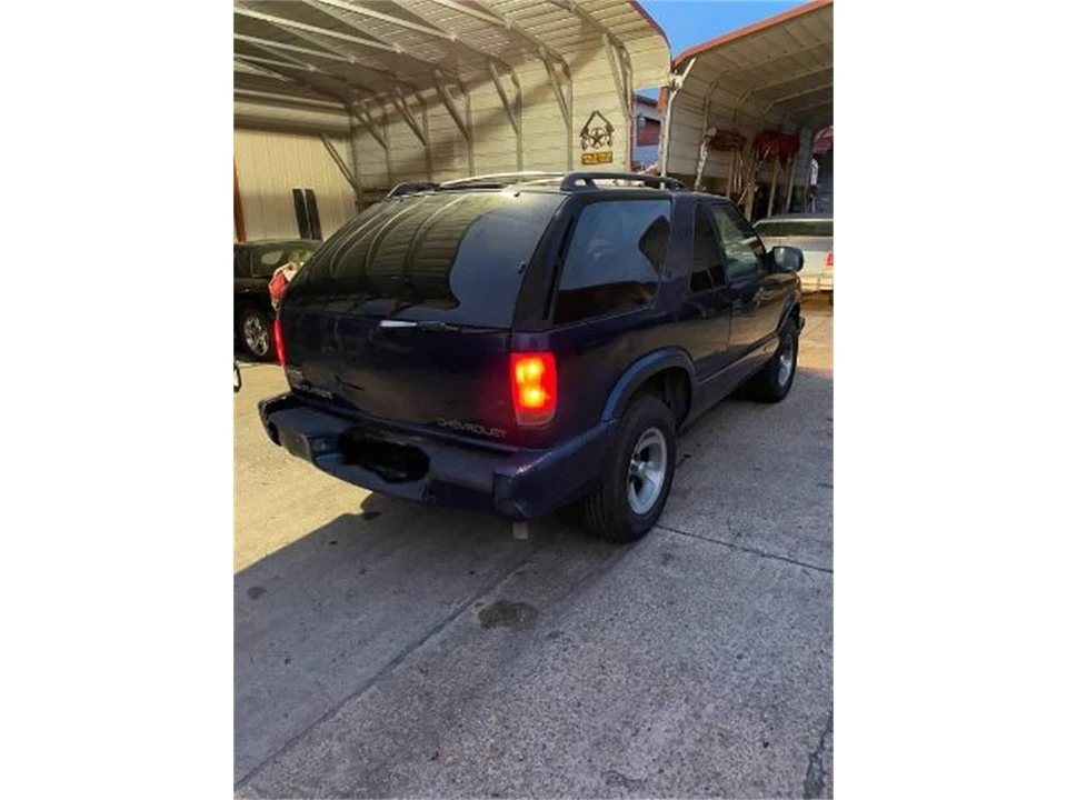 2000 Chevrolet S-10 Blazer 2nd Gen - Image 4 of 15