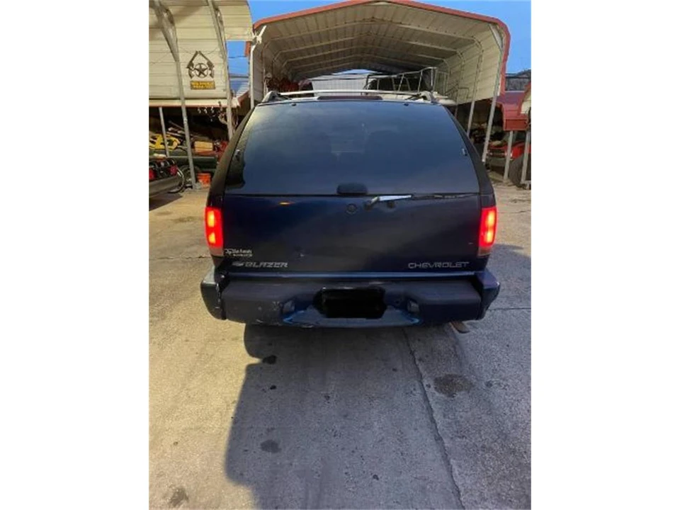2000 Chevrolet S-10 Blazer 2nd Gen - Image 2 of 15