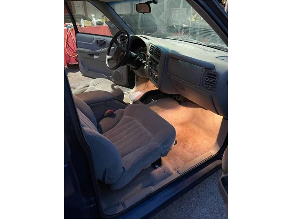 2000 Chevrolet S-10 Blazer 2nd Gen - Image 11 of 15