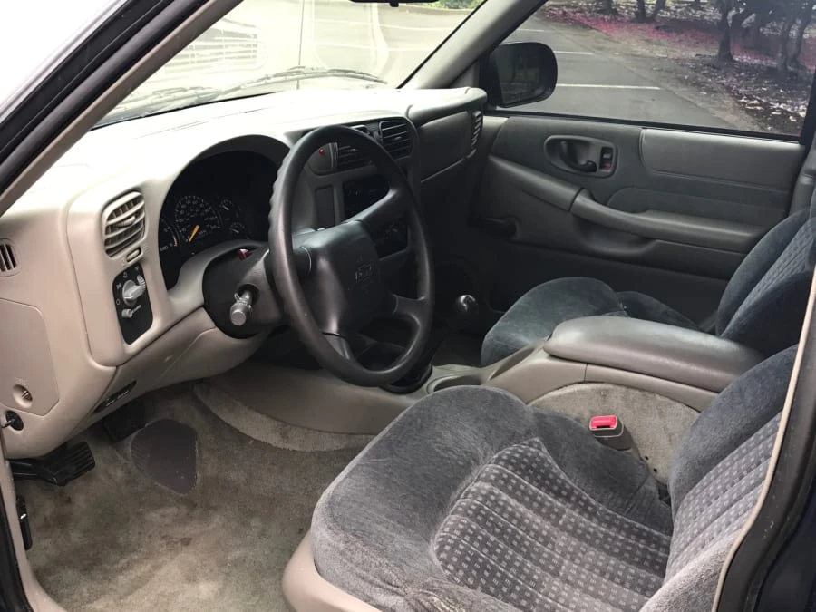 2000 Chevrolet S-10 Blazer 2nd Gen - Image 4 of 9