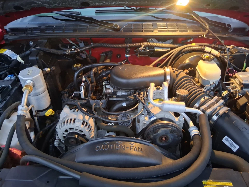 2000 Chevrolet S-10 Blazer 2nd Gen - Image 6 of 21