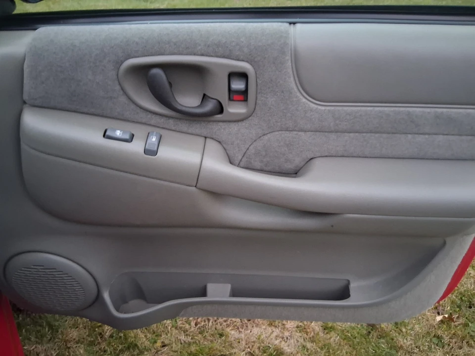 2000 Chevrolet S-10 Blazer 2nd Gen - Image 12 of 21