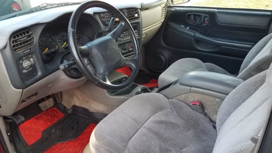 2000 Chevrolet S-10 Blazer 2nd Gen - Image 2 of 5