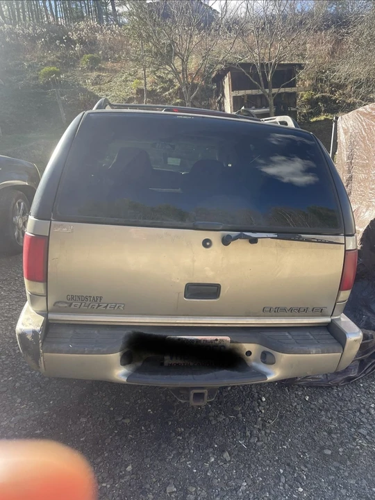 2000 Chevrolet S-10 Blazer 2nd Gen - Image 11 of 15
