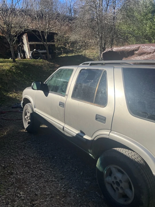 2000 Chevrolet S-10 Blazer 2nd Gen - Image 7 of 15