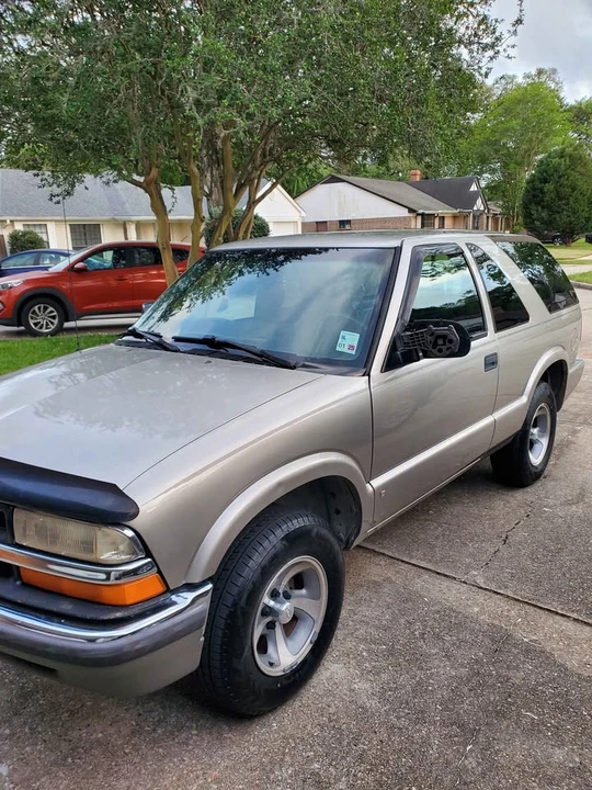 2000 Chevrolet S-10 Blazer 2nd Gen - Image 2 of 14