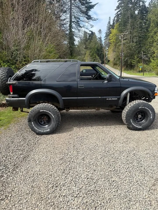 2000 Chevrolet S-10 Blazer 2nd Gen - Image 3 of 16