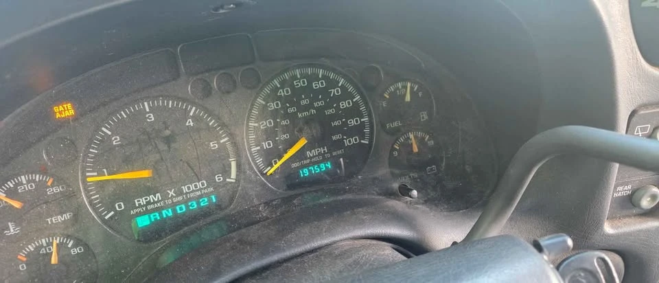 2000 Chevrolet S-10 Blazer 2nd Gen - Image 2 of 8