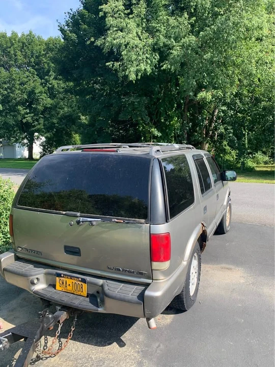2000 Chevrolet S-10 Blazer 2nd Gen - Image 2 of 5