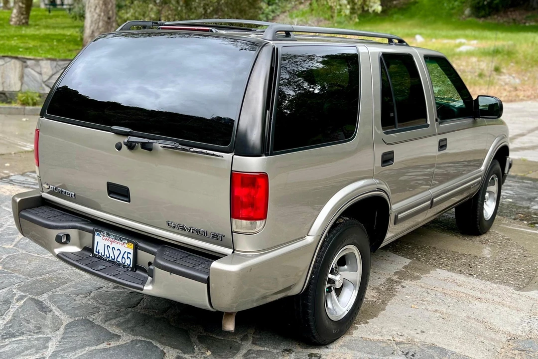 2000 Chevrolet S-10 Blazer 2nd Gen - Image 4 of 31