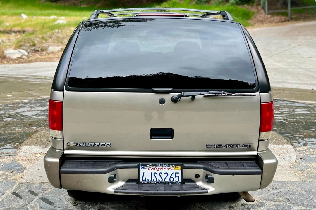 2000 Chevrolet S-10 Blazer 2nd Gen - Image 5 of 31