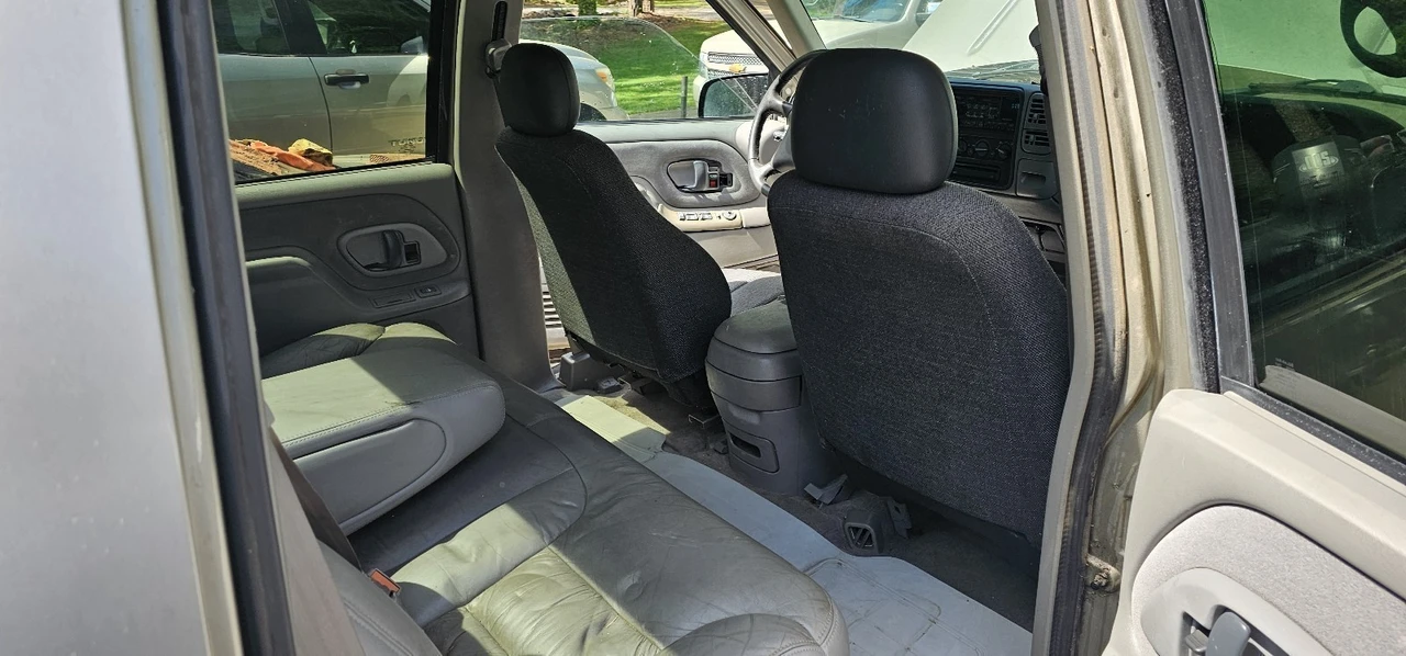 2000 Chevrolet Silverado Heavy Duty 1st Gen - Image 8 of 31