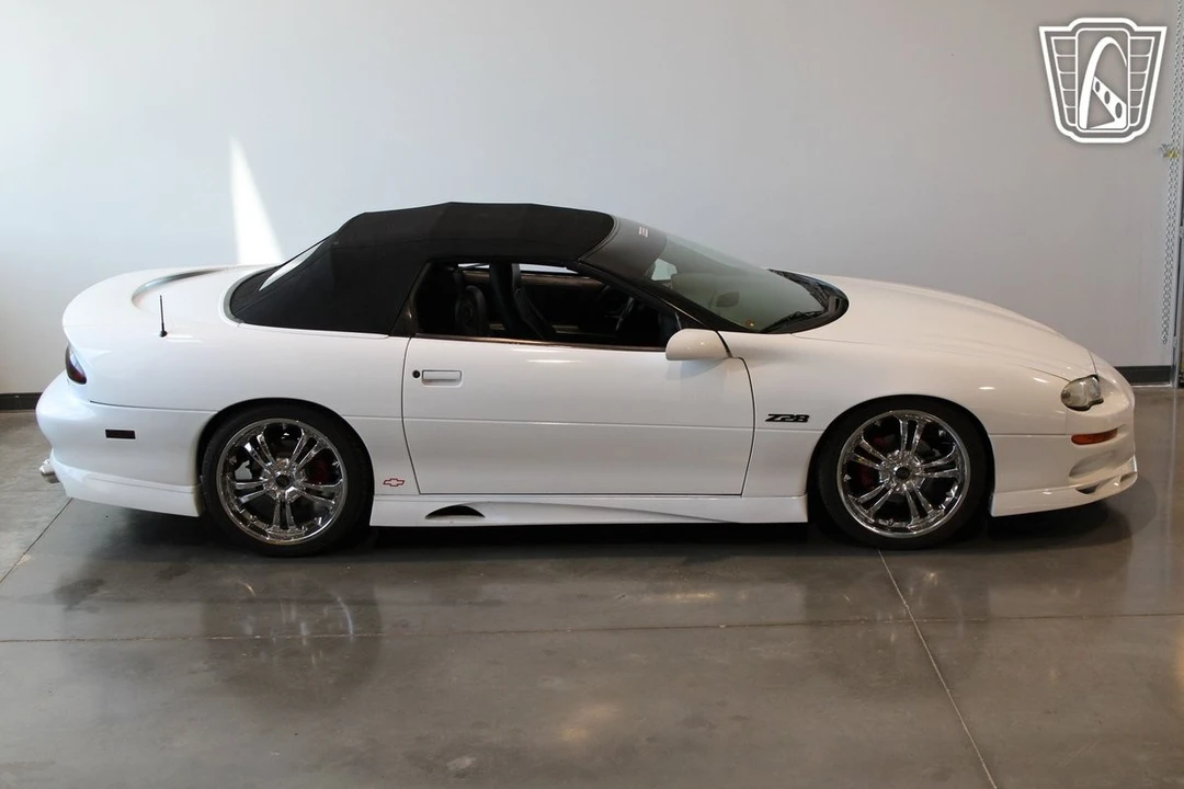 2000 Chevrolet Camaro 4th Gen - Image 10 of 12