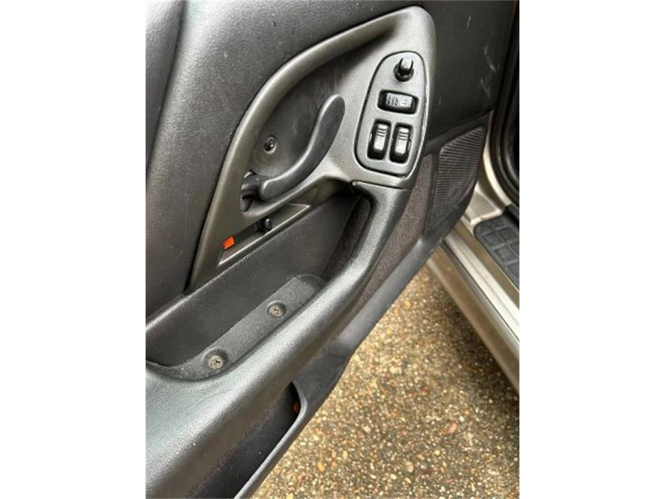 2000 Chevrolet Camaro 4th Gen - Image 7 of 12