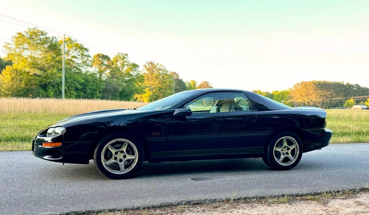 2000 Chevrolet Camaro SS 4th Gen - Image 6 of 20