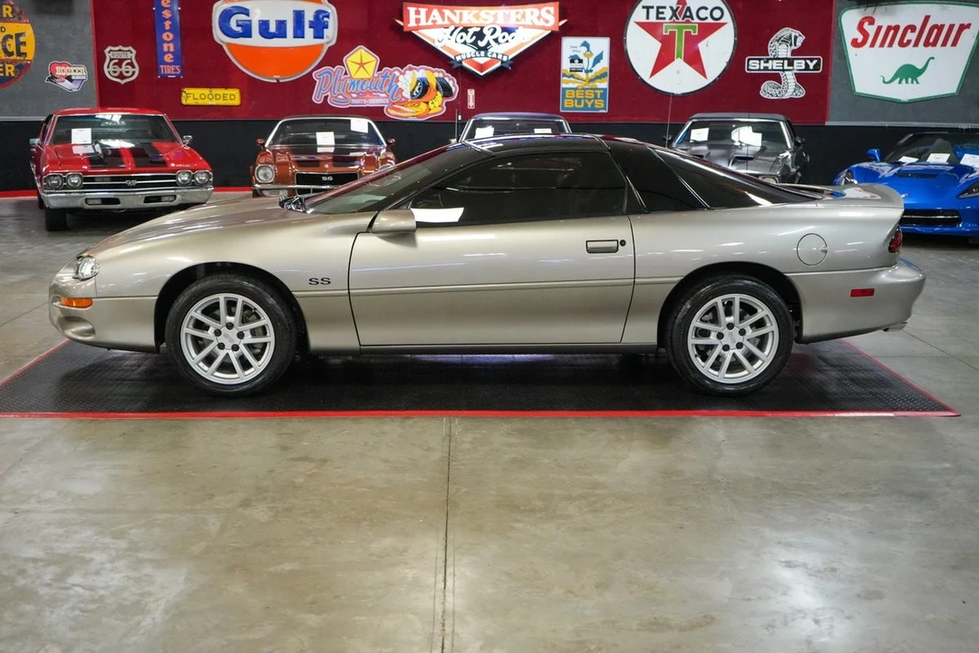 2000 Chevrolet Camaro - Image 3 of 31
