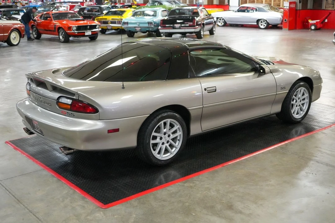 2000 Chevrolet Camaro - Image 15 of 31