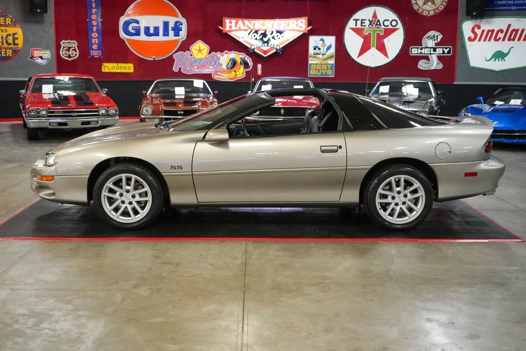 2000 Chevrolet Camaro - Image 28 of 31