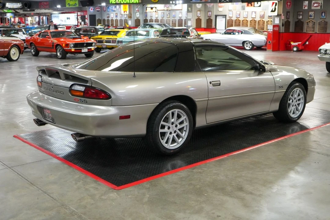 2000 Chevrolet Camaro - Image 6 of 31