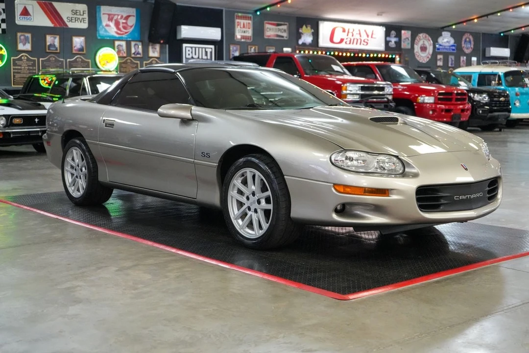 2000 Chevrolet Camaro - Image 25 of 31