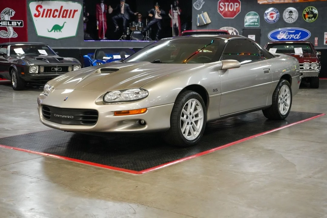 2000 Chevrolet Camaro - Image 19 of 31